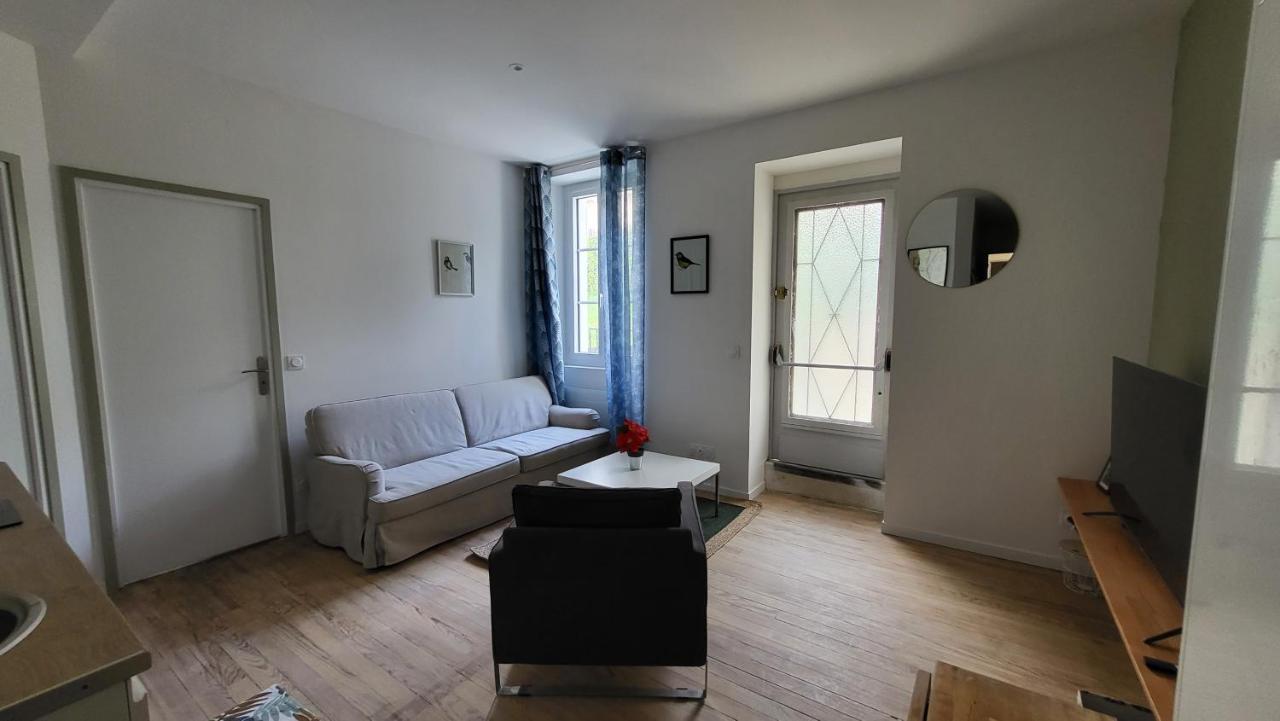 Charmant 2 Pieces Avec Terrasse Proche Centre Ville - Parking Gratuit A Proximite Lourdes Bagian luar foto