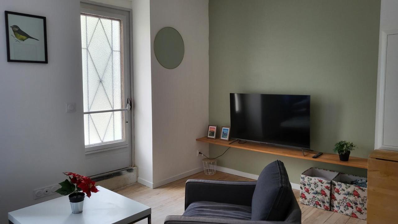Charmant 2 Pieces Avec Terrasse Proche Centre Ville - Parking Gratuit A Proximite Lourdes Bagian luar foto