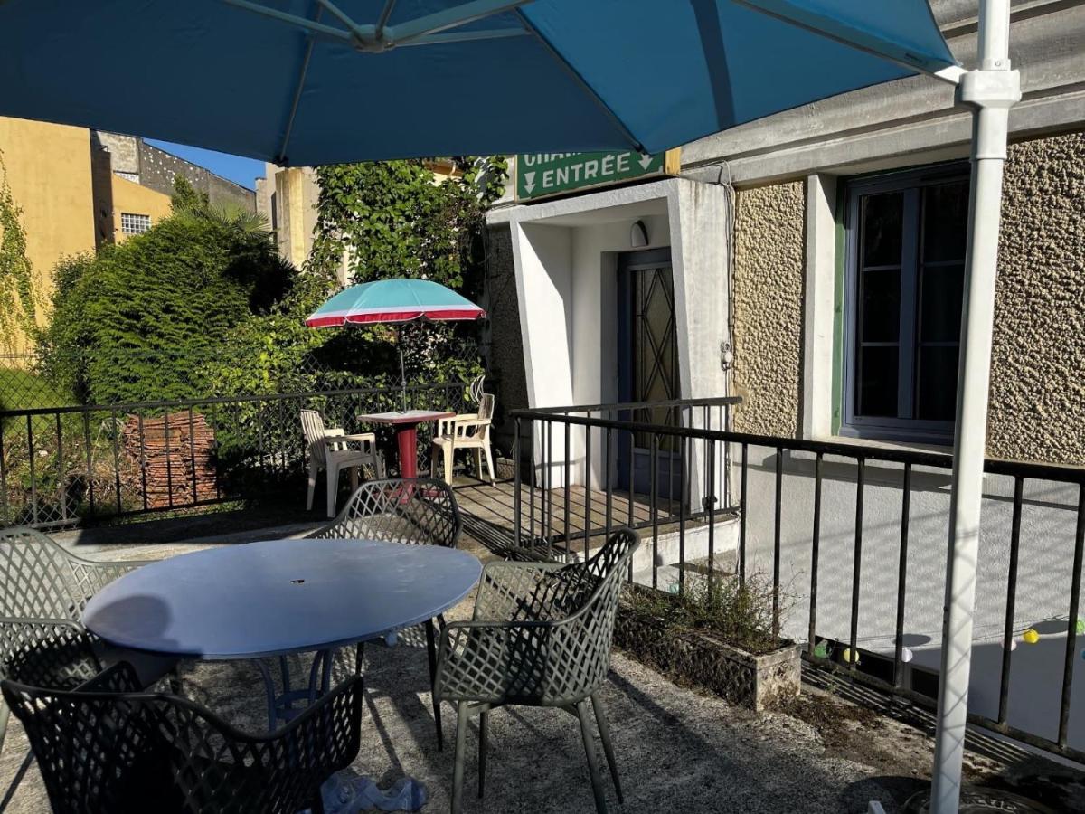 Charmant 2 Pieces Avec Terrasse Proche Centre Ville - Parking Gratuit A Proximite Lourdes Bagian luar foto